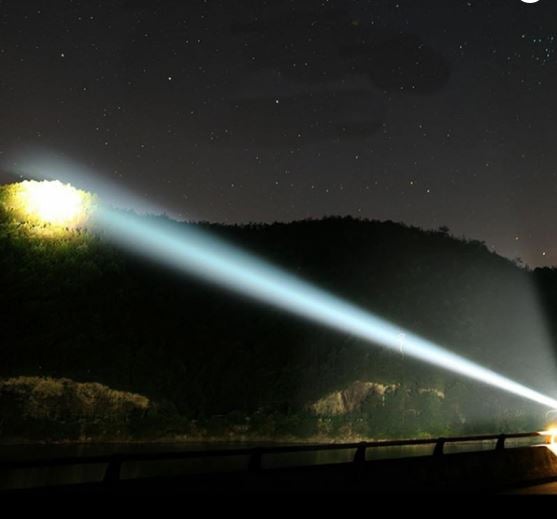 Super Lanterna Tática Zoom - A Mais Poderosa do Mundo - Imagem 6